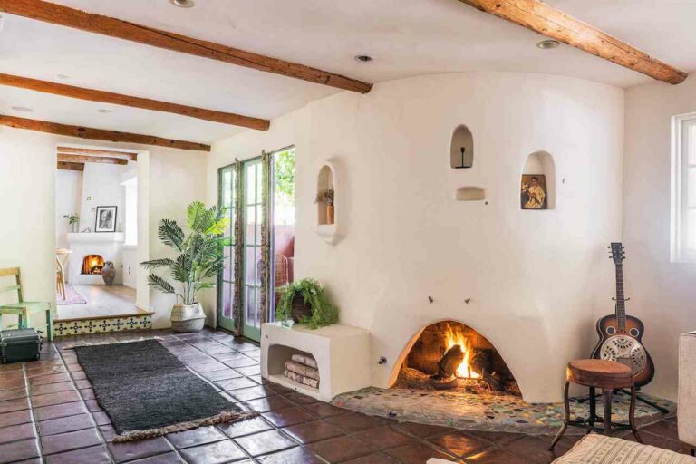 Modern Spanish Style Homes Interior Design Fireplace 768x512 